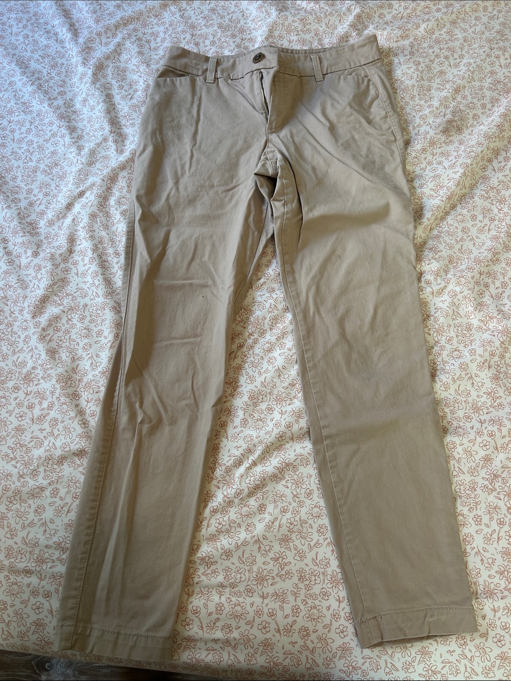 Women’s Old Navy Classic Skinny Khaki Pants